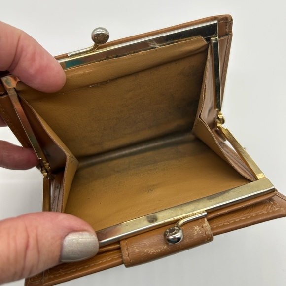 Celine wallet with snap and kiss lock. - Picture 8 of 8